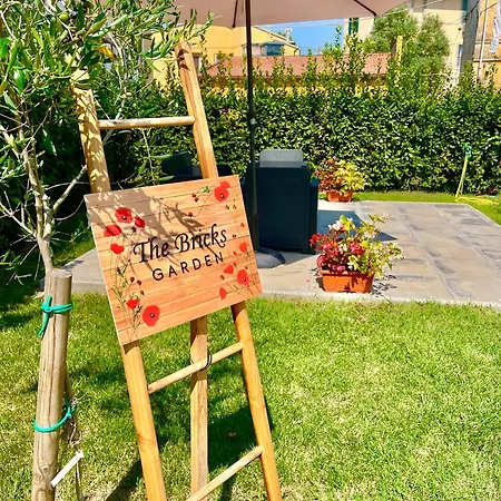 Nocleg ze śniadaniem The Bricks Free Parking Piza