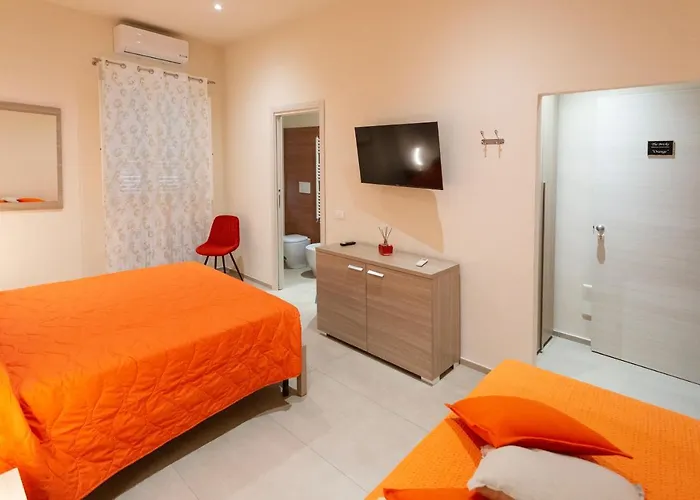 The Bricks Free Parking Frühstückspension Pisa