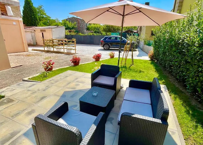 The Bricks Free Parking 4*