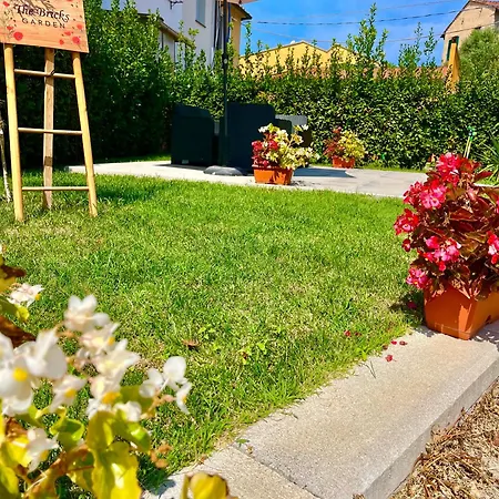 B&B The Bricks Free Parking